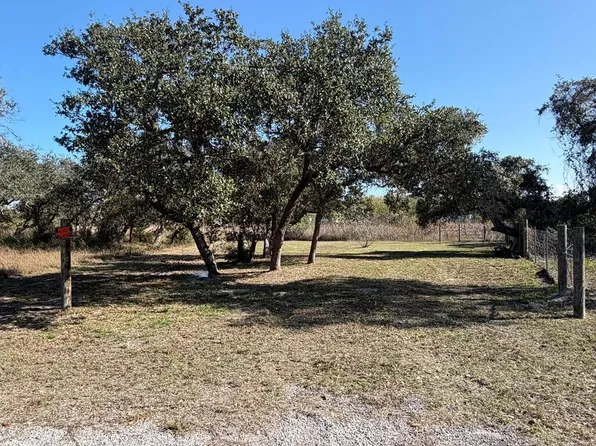 36 Oak Shore Loop, Rockport, TX 78382