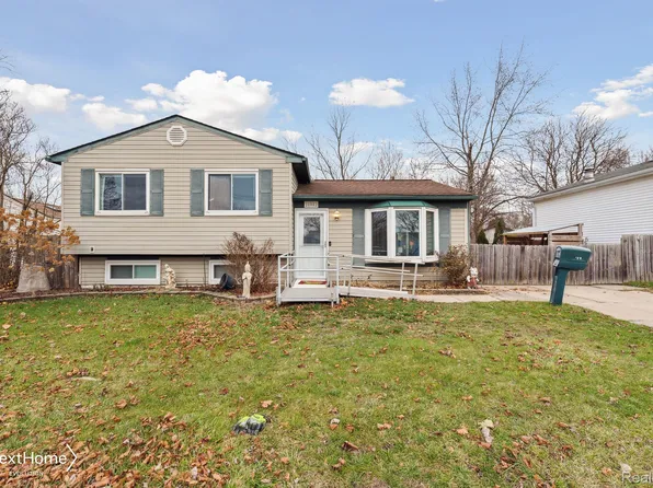 28082 Leroy St, Romulus, MI 48174
