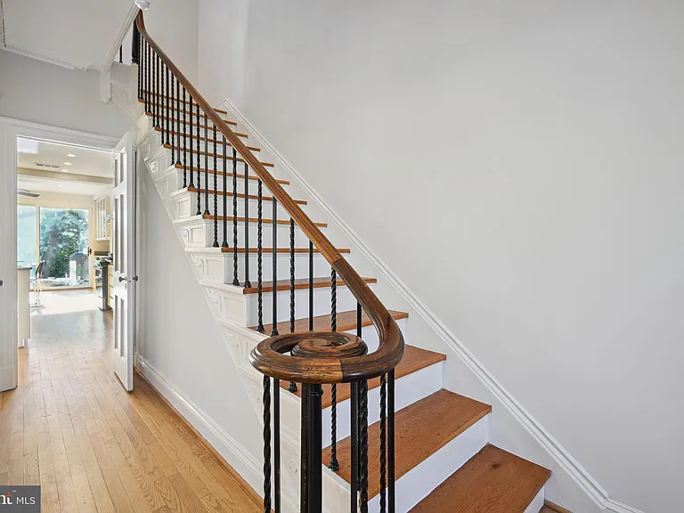 3216 Klingle Rd NW — Photo 3
