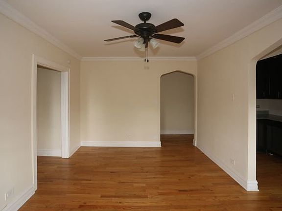 4th image of 4737 N Hermitage Ave #D104