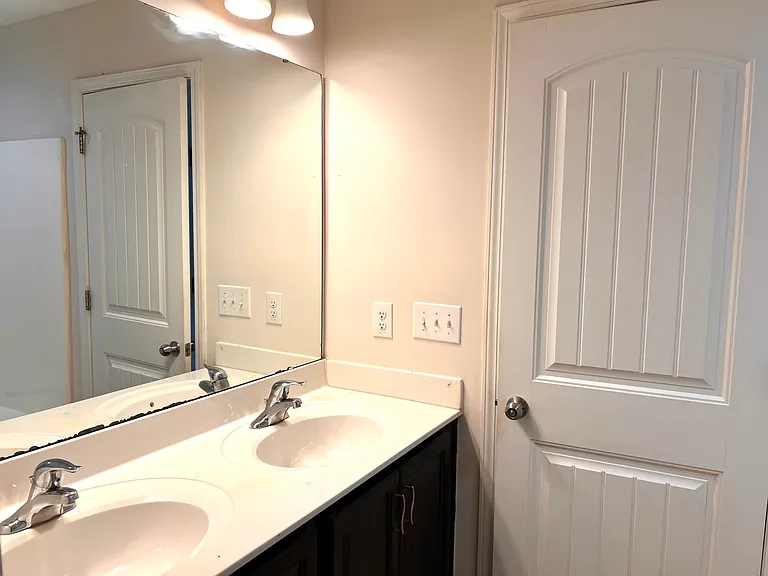 1006 Summerhouse Rd — Photo 3