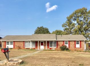313 W Highland Ave, Muscle Shoals, AL 35661