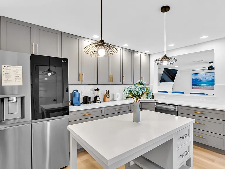 7710 Tidewater Dr — Photo 17