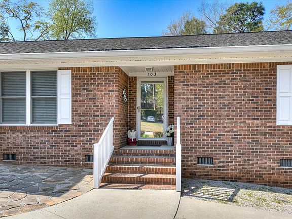 4th image of 103 Kalmia Cir