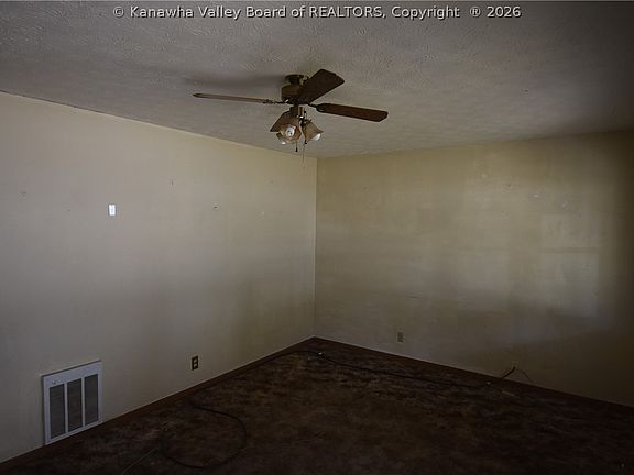 5th image of 102 Ridge Rd