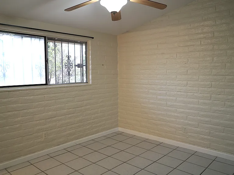 951 W Oahu Pl — Photo 17
