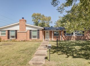 1505 Vicksburg Dr, Belleville, IL 62221