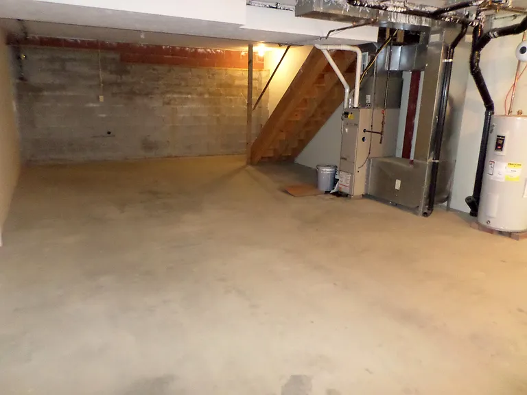 56 Highland Hills Dr #1 — Photo 9