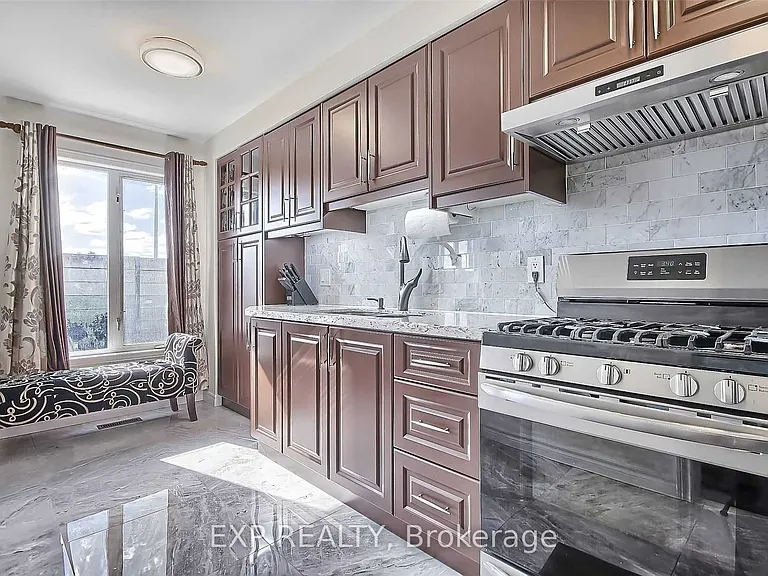 35H View Green Cres #UPPER — Photo 9
