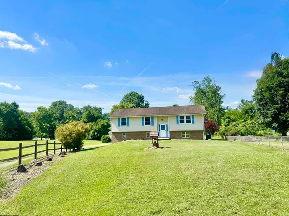 1414 Beech Ln, Fairmont, WV 26554
