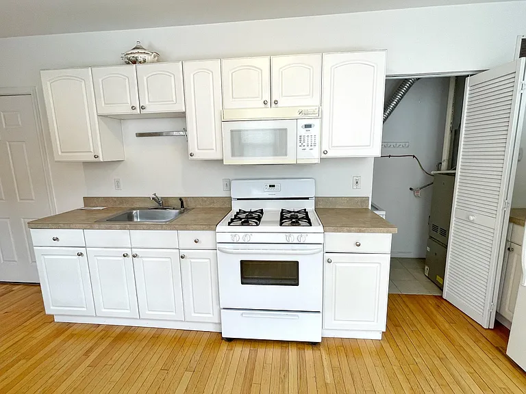 2403 S Broad St — Photo 9