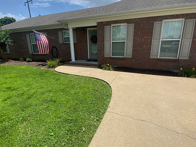 313 Hoffman St — Photo 5