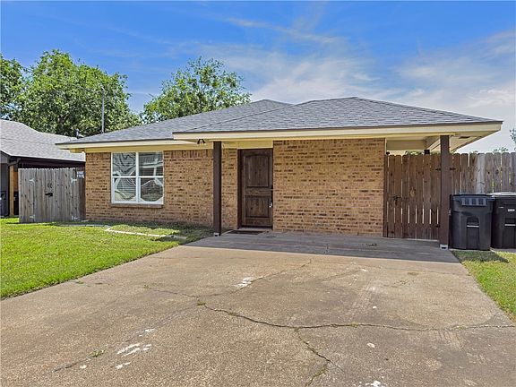 3rd image of 1104 Georgia St