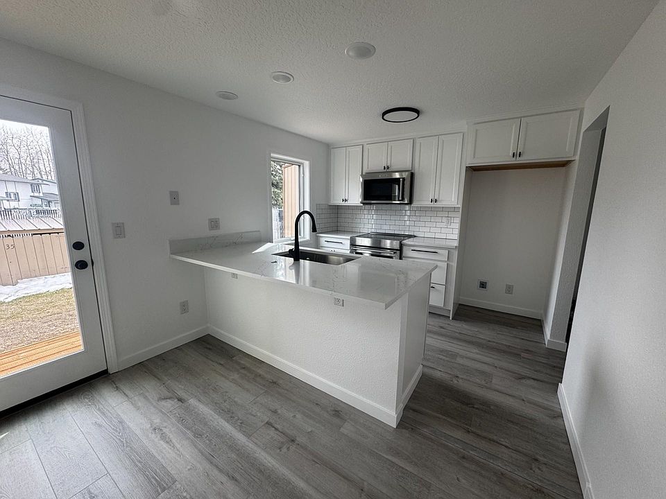 1st image of 5000 Dartmouth Dr #35