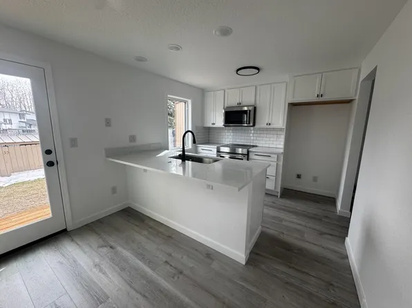 5000 Dartmouth Dr #35, Fairbanks, AK 99709