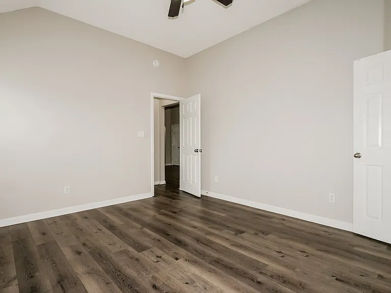 7959 Ridgedale Dr — Photo 9