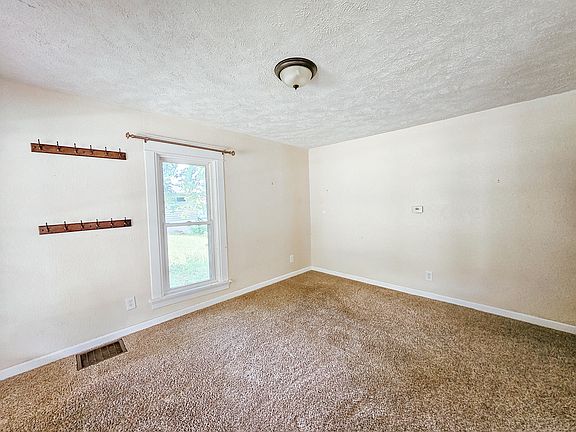 4th image of 24 N Norwood Ave