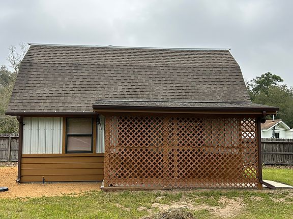 2nd image of 810 Halcyon Cir