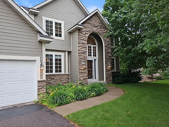 3rd image of 10455 Glen Eagle Cir