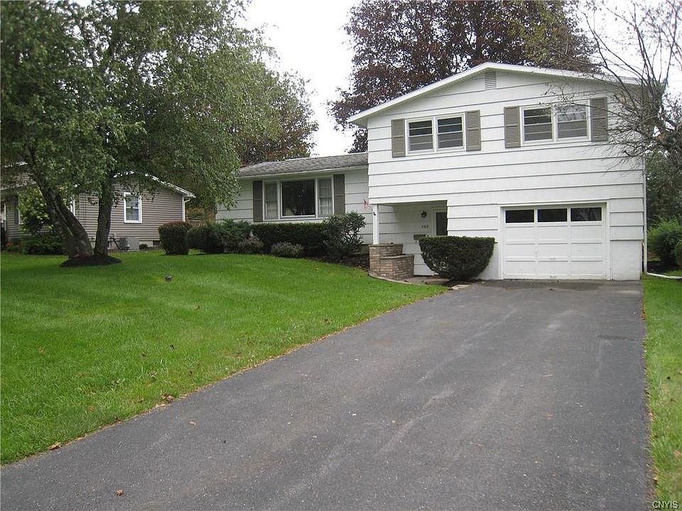 1st image of 206 Blueberry Ln