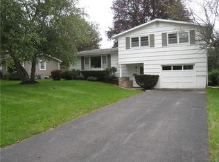 206 Blueberry Ln, Syracuse, NY 13219