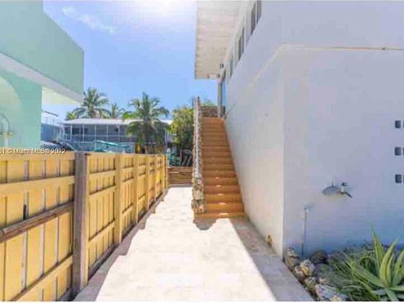 3rd image of 75 Coral Dr