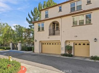827 The Promenade #F, Azusa, CA 91702