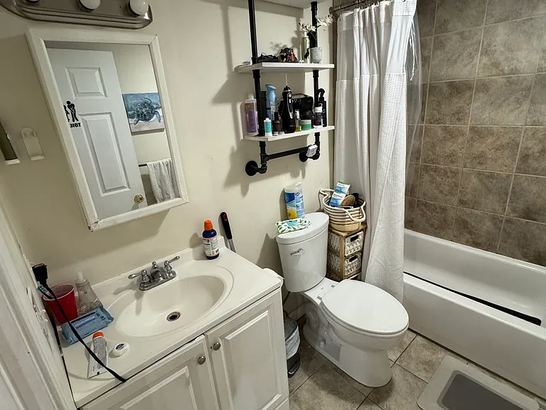 229 London St #3 — Photo 5