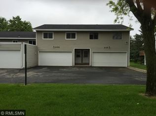 335 Shawnee Trl, Shakopee, MN 55379