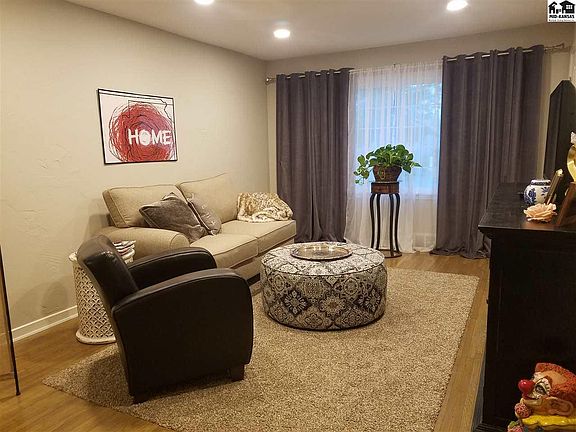 4th image of 15 Faircrest Dr