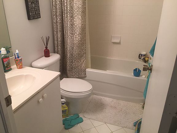 2nd image of 1005 NE 34th Ave Unit 203