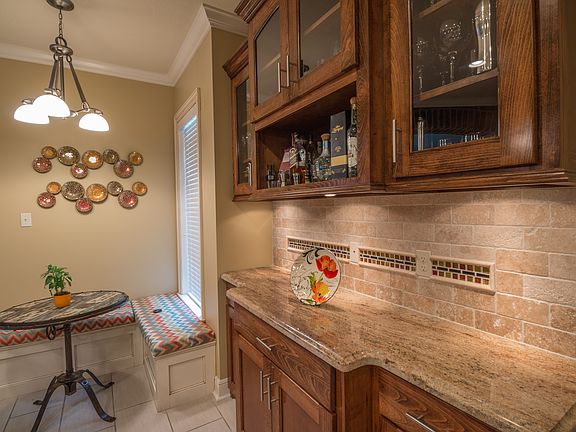 4th image of 1025 Richmond Cir