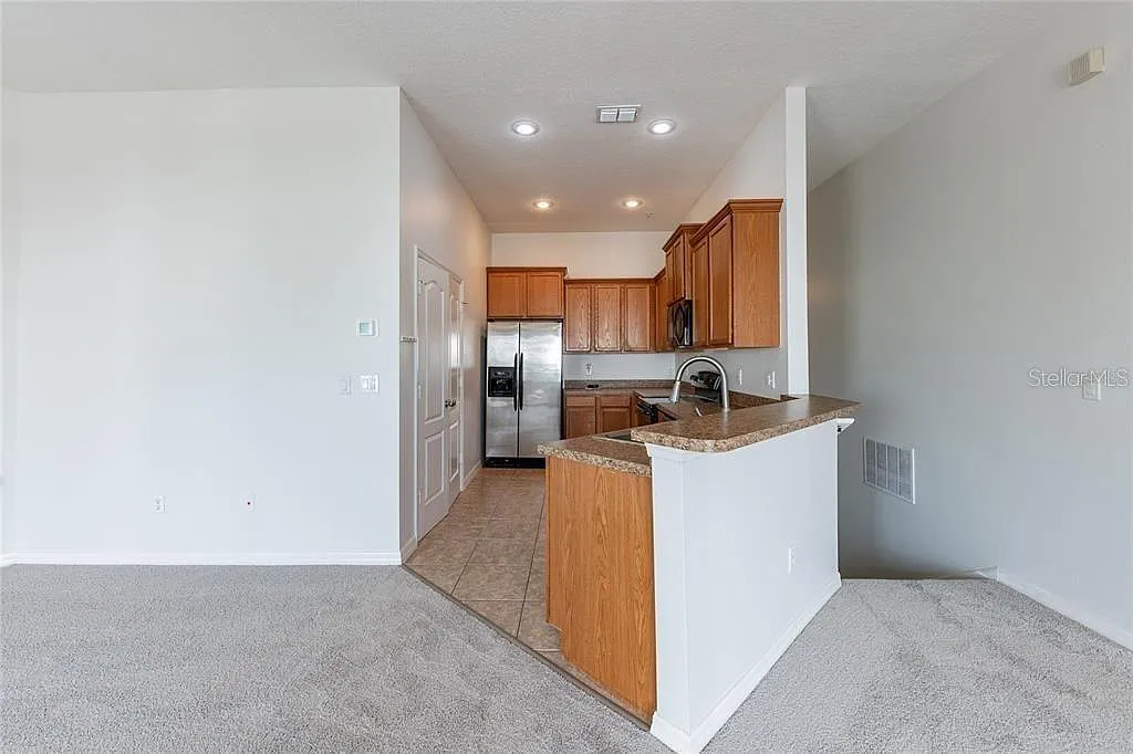 2 bed, 2.0 bath, 1200 sqft, $2,000 — Photo 3