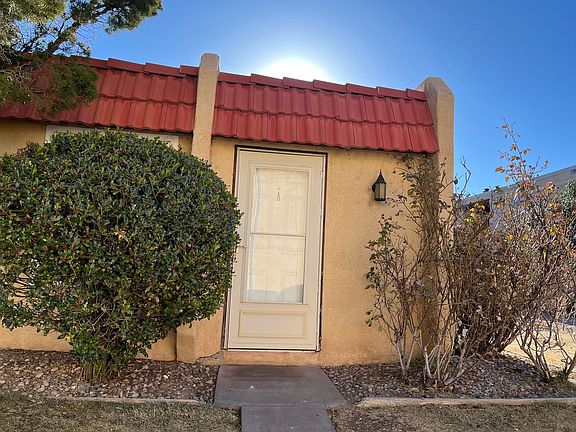 3rd image of 5209A Camino Del Sol NE #A