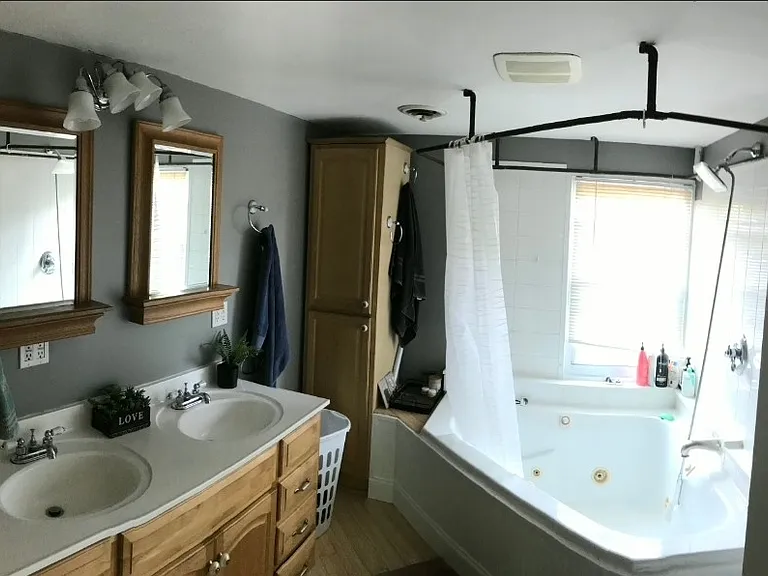 5105 Woodville Rd — Photo 6