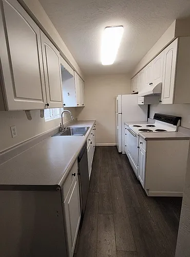 Nice Two Bedroom Duplex In Bethel Area Photo 1