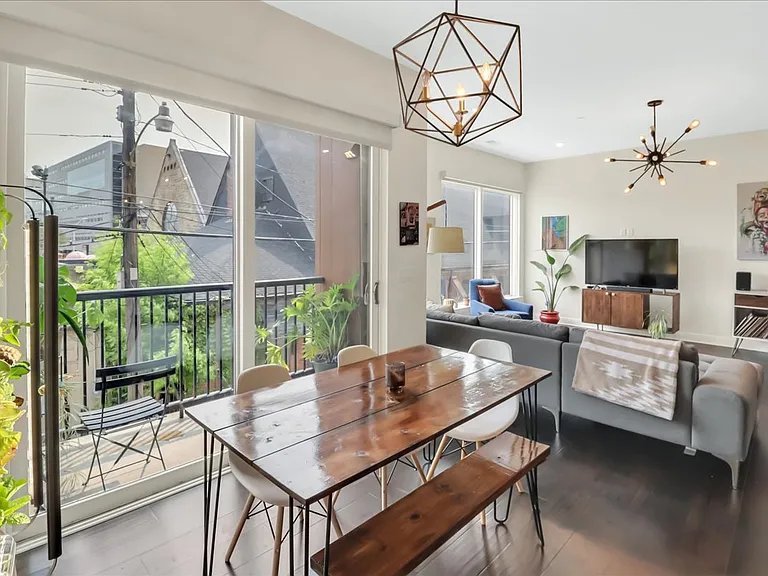 438 Selden St #203 — Photo 8