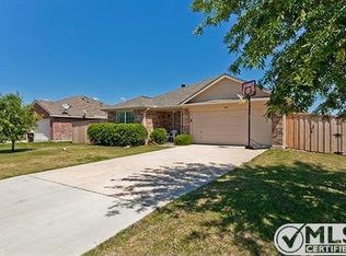 323 S Chestnut St, Forney, TX 75126