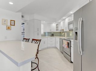 5800 Camino Del Sol APT 301, Boca Raton, FL 33433