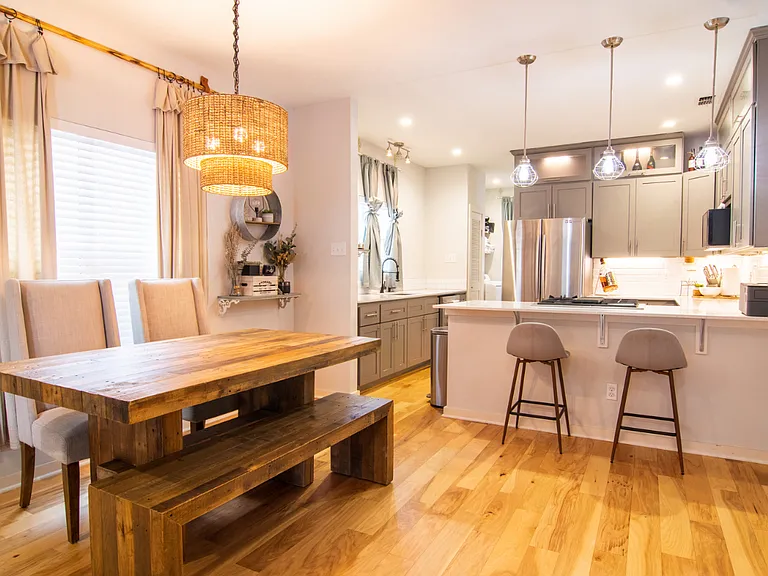 705 W Elsmere Pl — Photo 10