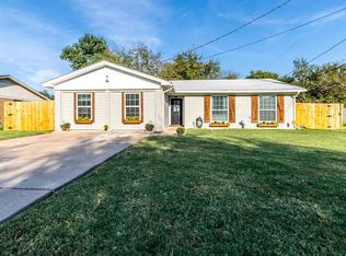 212 NE Cindy Ln, Burleson, TX 76028