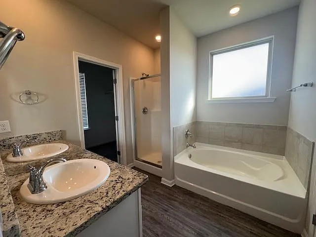 713 Lakeshore Village Dr — Photo 11