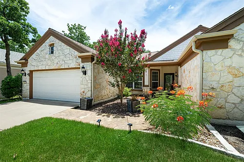 202 River Rock Dr Photo 1