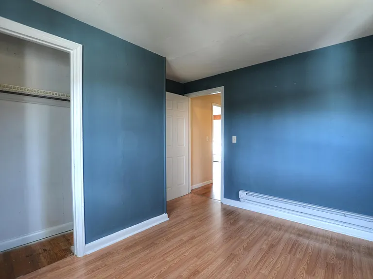 132 Robinson St — Photo 6