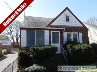 959 Plane Ave, Franklin Square, NY 11010