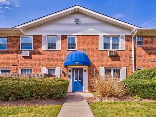 460 Old Town Road #27H, Port Jefferson Station, NY 11776