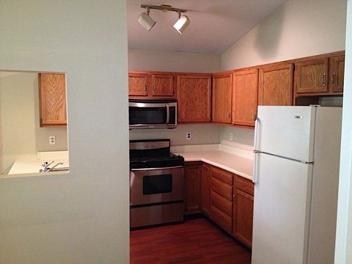 5th image of 7601 Alki Ln
