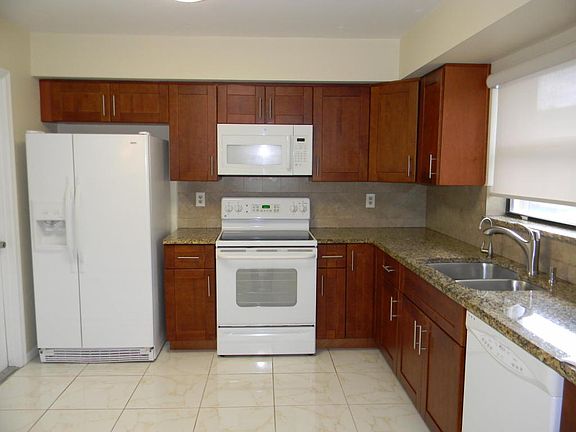 4th image of 9790 Tabebuia Tree Dr APT B