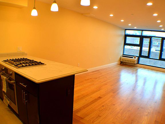 4th image of 3093 38th St APT 3