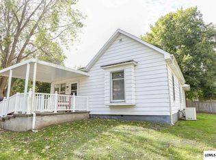 305 N Clinton St, Middletown, IL 62666